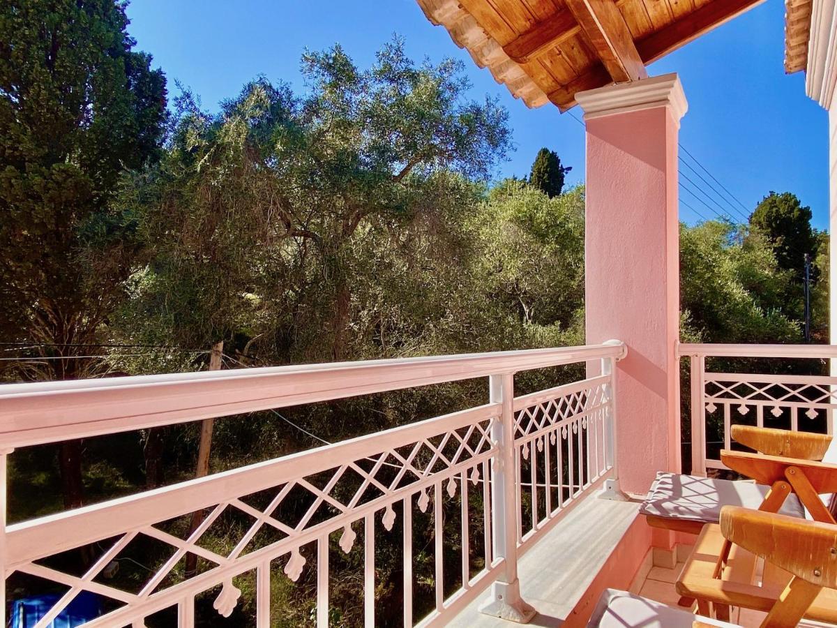Seafront Villa Ourania Mesongí Exterior foto